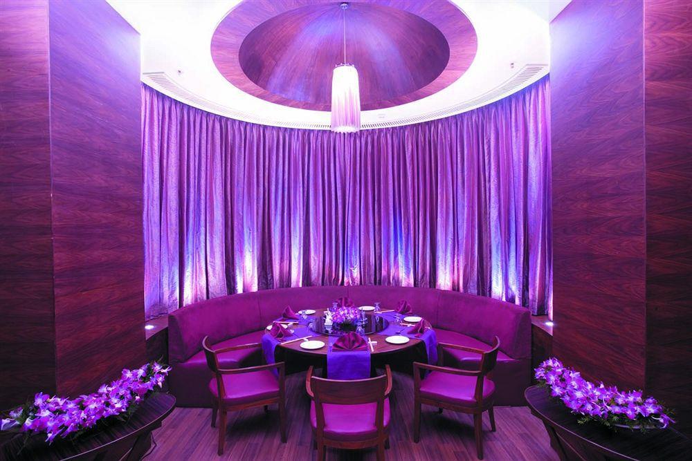 होटल The Retreat & Convention Centre 5*
