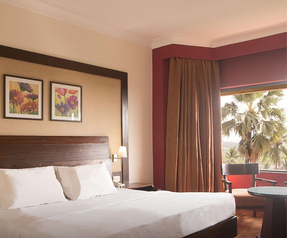 The Retreat & Convention Centre होटल 5*