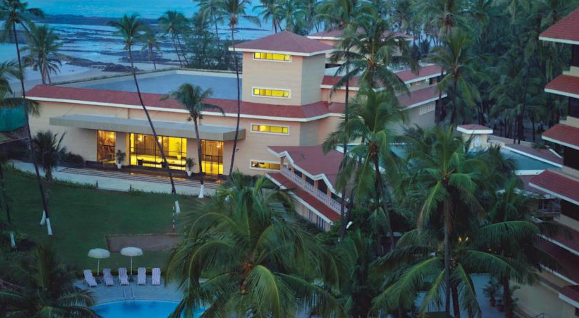 होटल The Retreat & Convention Centre